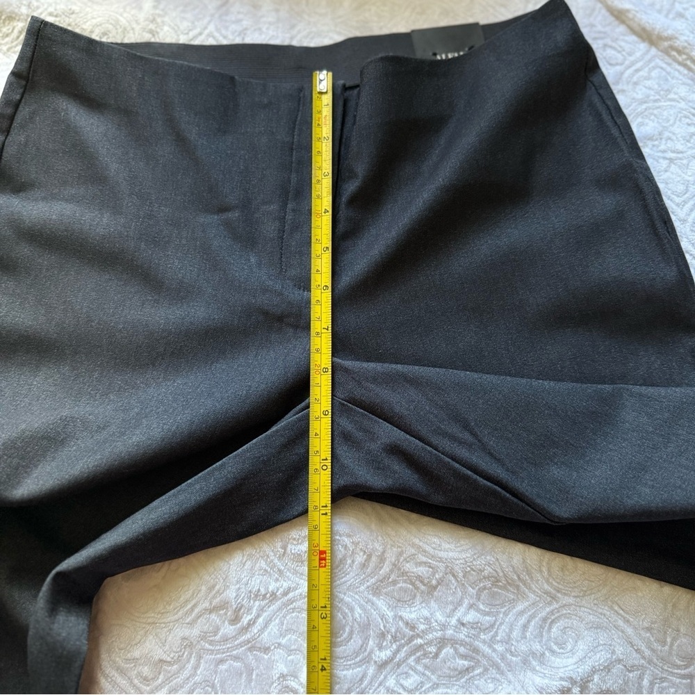 Alfani Women’s Black Ankle Pants Size 8 Comfort Waist NWT - Picture 6 of 9